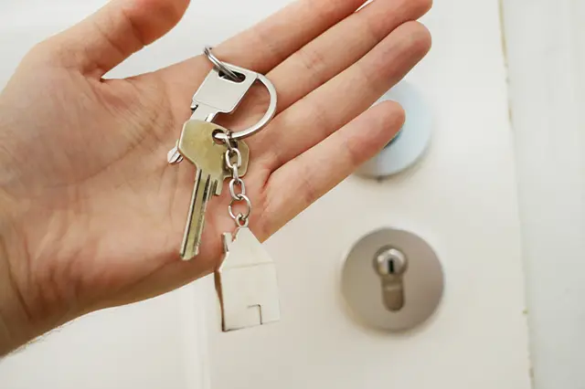 An Expert Guide To Hiring The Right Locksmith For Your Home Security